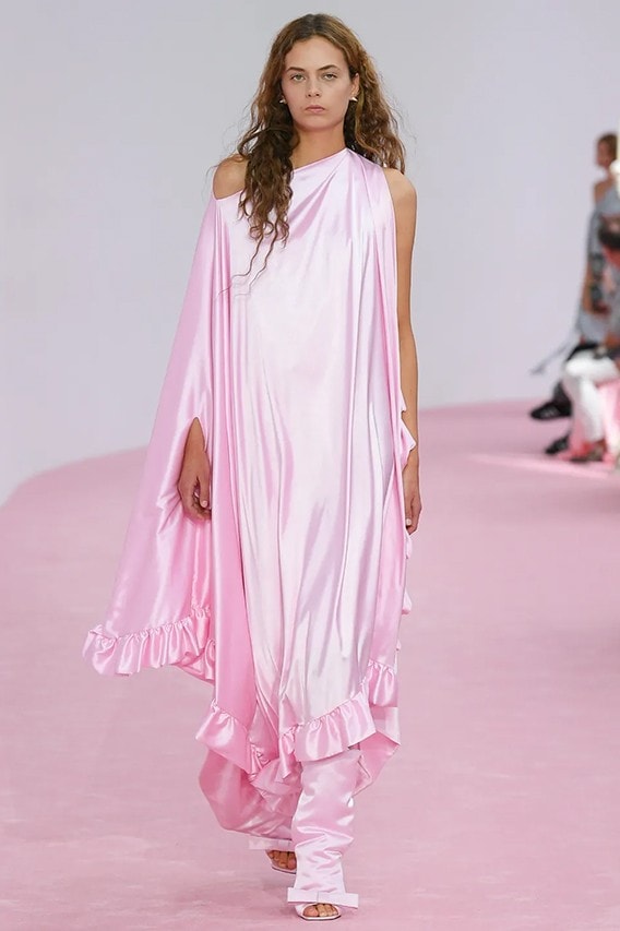 Acne Studios 正式發佈 2023 春夏女裝系列大秀