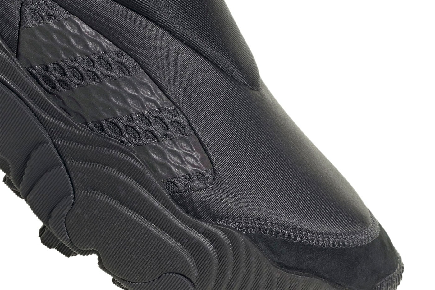 adidas 最新套穿式鞋款 Rovermule Adventure「Triple Black」發售情報正式公開