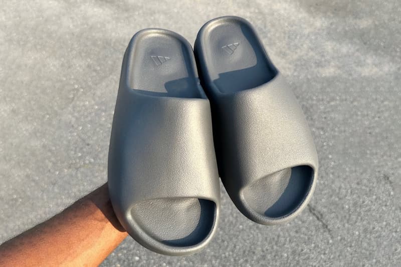 YEEZY SLIDE 最新配色「Granite」率先曝光