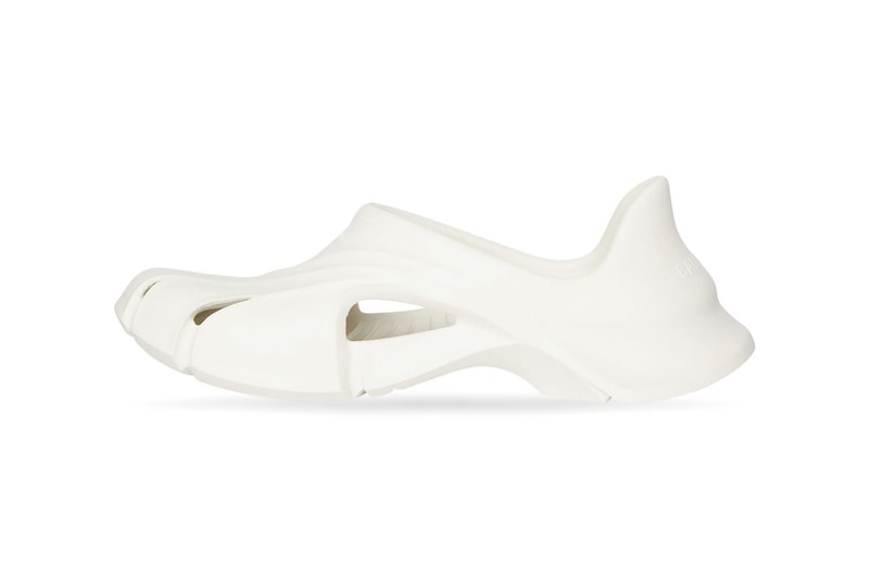 Balenciaga 正式推出全新橡膠鞋款「Mold Closed Slide」