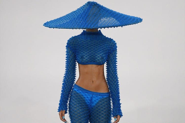 Chet Lo 首次亮相倫敦時裝周發表 2023 春夏系列「BAI SUN」