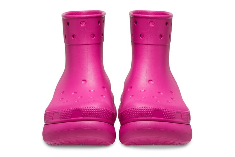 平替版 Balenciaga？Crocs 正式推出全新橡膠靴款「Classic Crush Boots」