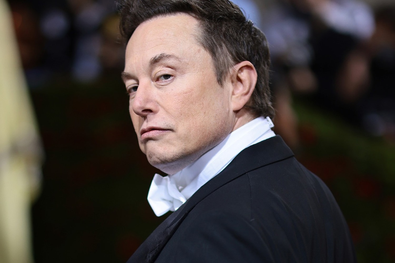 Elon Musk 發文批評《魔戒：力量之戒》：J.R.R. Tolkien 氣到會從棺材爬出來！