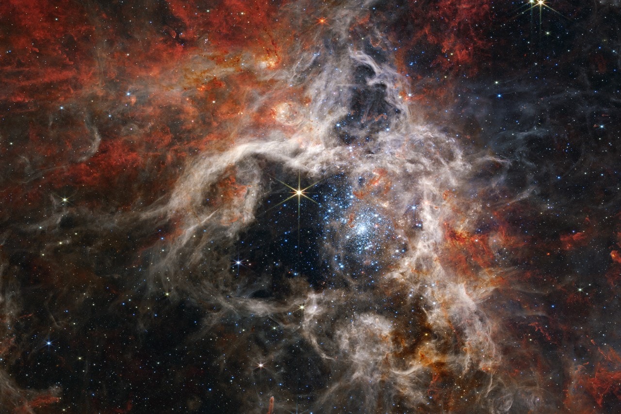 NASA 公開詹姆斯韋伯太空望遠鏡拍攝「蜘蛛星雲」圖像