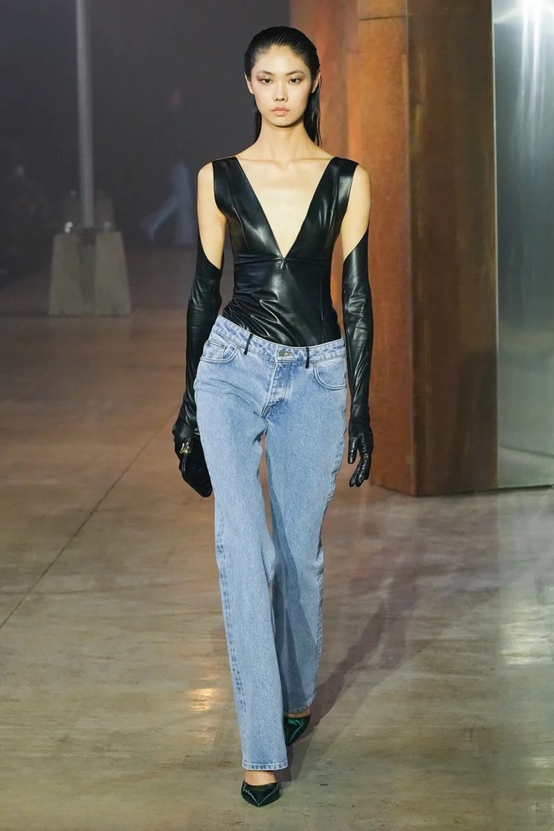 Rhude 主理人 Rhuigi Villaseñor 執掌首回 BALLY 2023 春夏系列大秀登場