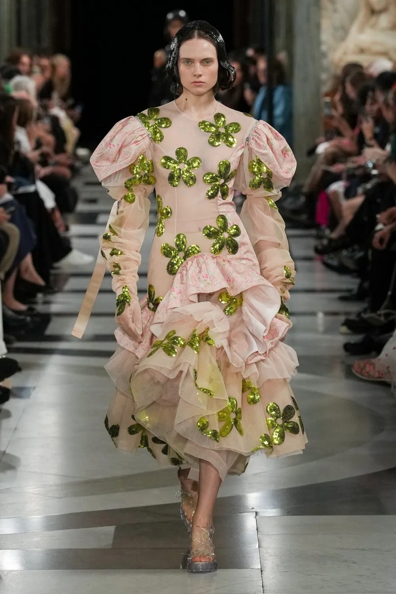 Simone Rocha 正式發佈 2023 春夏系列大秀
