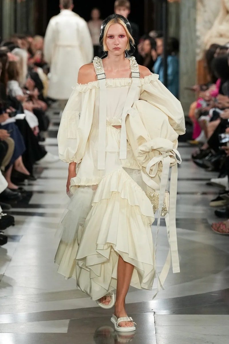 Simone Rocha 正式發佈 2023 春夏系列大秀