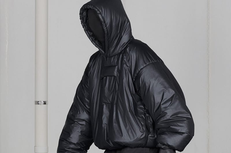 YEEZY GAP ENGINEERED BY BALENCIAGA 系列正式登陸官網上架