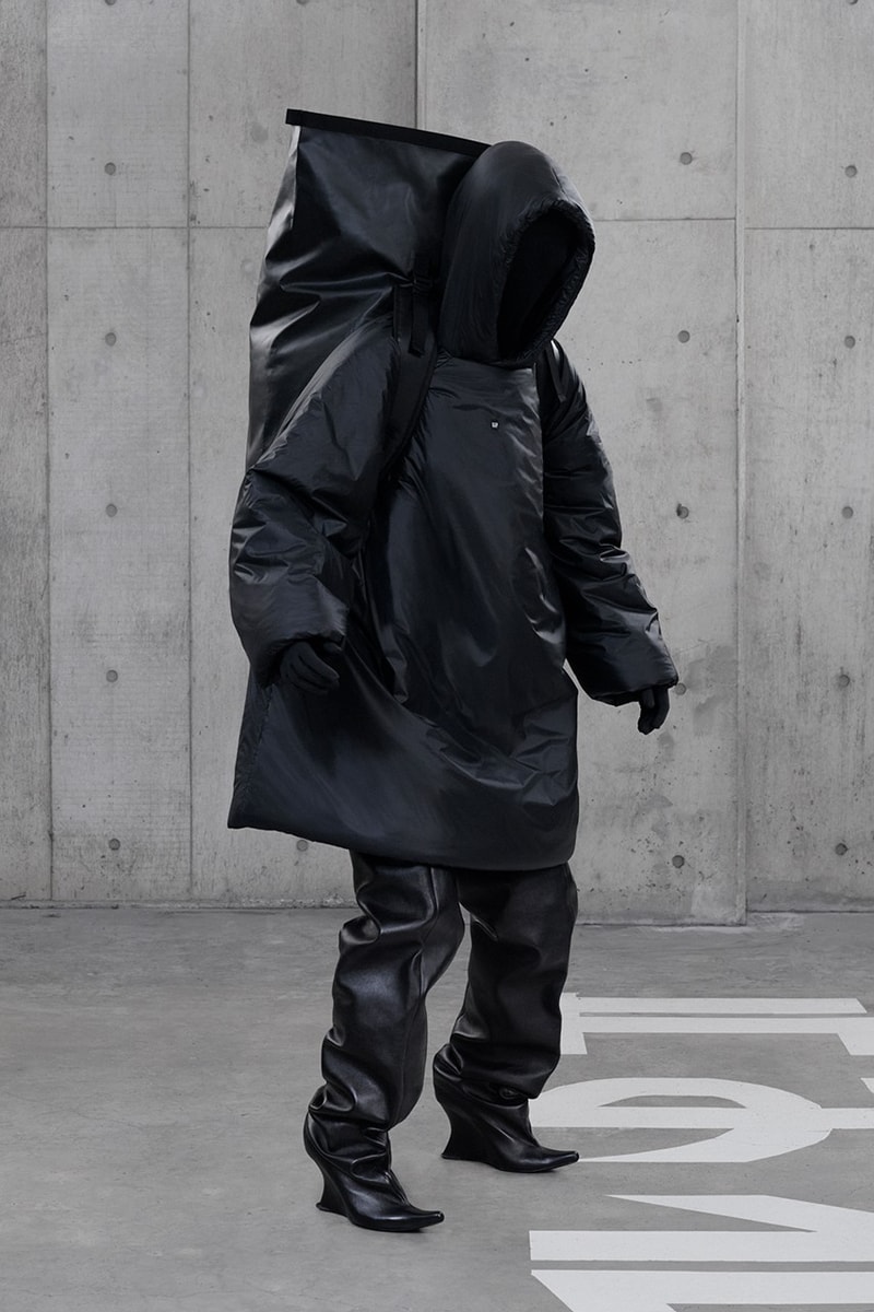 YEEZY GAP ENGINEERED BY BALENCIAGA 系列正式登陸官網上架