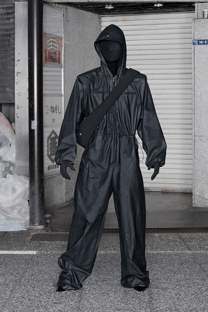 YEEZY GAP ENGINEERED BY BALENCIAGA 系列正式登陸官網上架