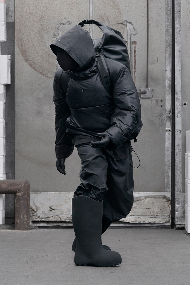 YEEZY GAP ENGINEERED BY BALENCIAGA 系列正式登陸官網上架