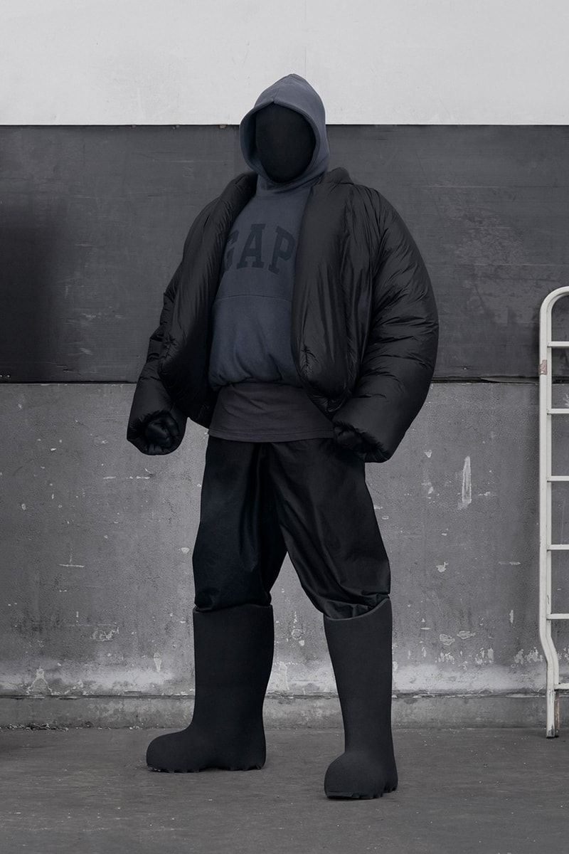 YEEZY GAP ENGINEERED BY BALENCIAGA 系列正式登陸官網上架