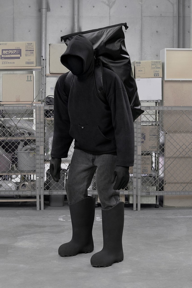 YEEZY GAP ENGINEERED BY BALENCIAGA 系列正式登陸官網上架
