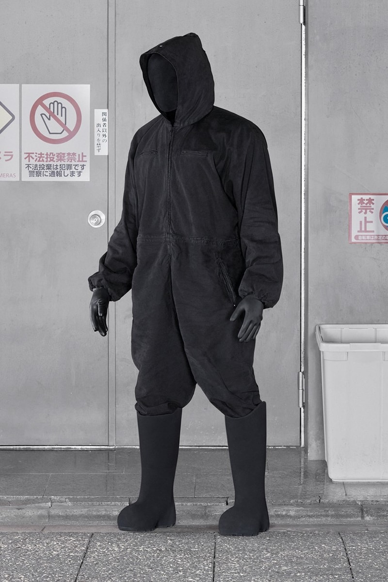 YEEZY GAP ENGINEERED BY BALENCIAGA 系列正式登陸官網上架