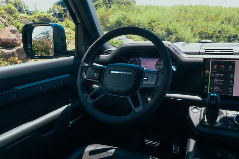 Hypebeast 實測 Land Rover Defender 90 V8 Carpathian Edition 特別版車型