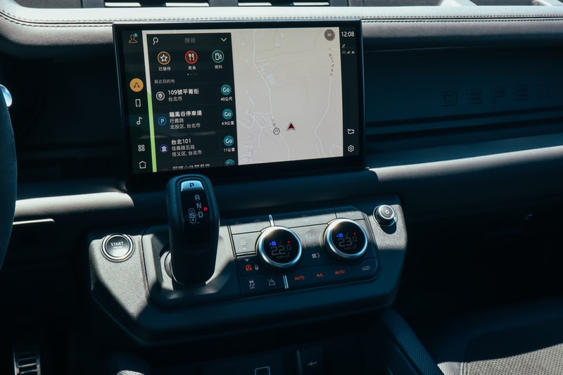 Hypebeast 實測 Land Rover Defender 90 V8 Carpathian Edition 特別版車型