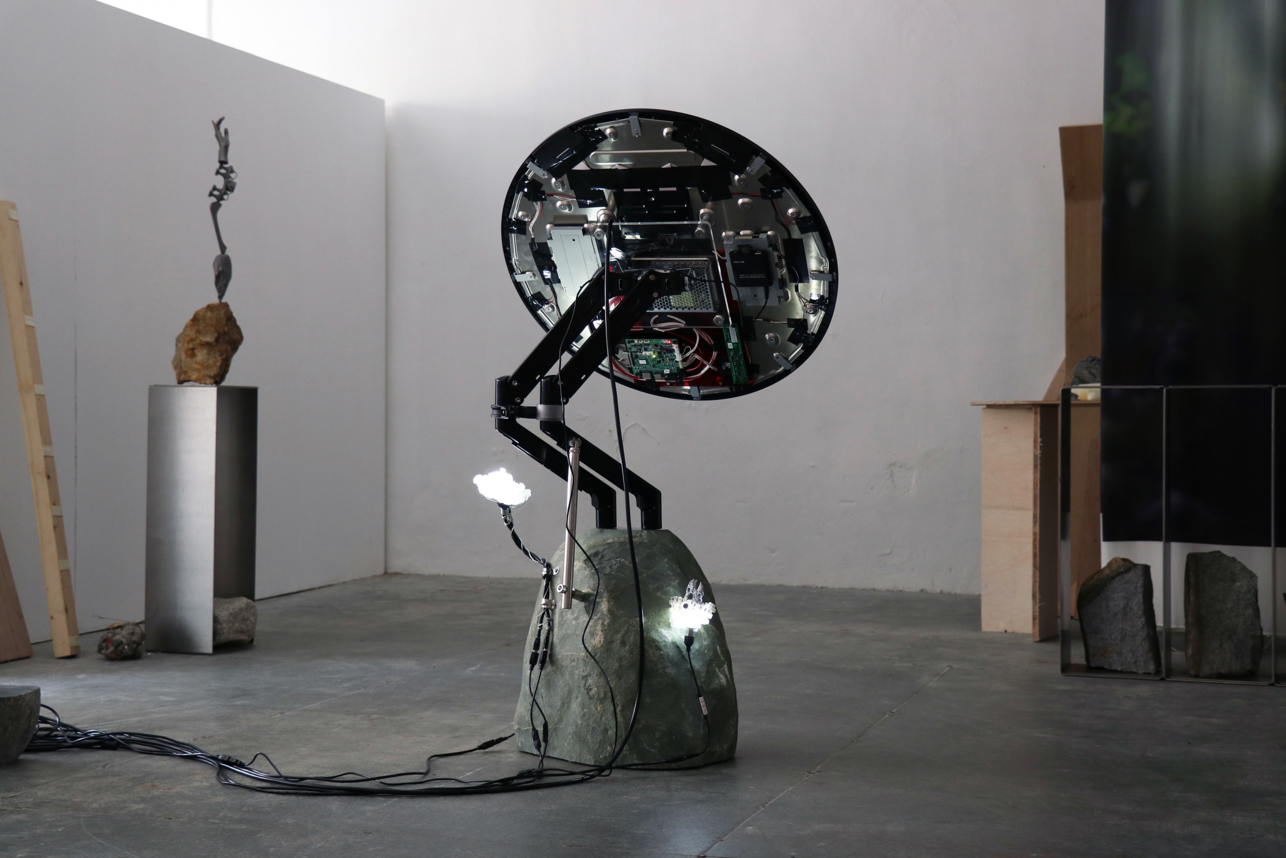Batten and Kamp 與數碼藝術家 Henry Chu 全新藝術裝置「F10W3R」