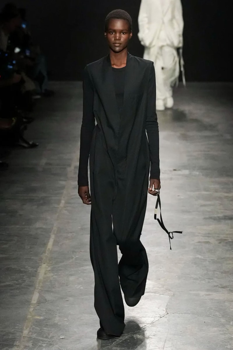 Ann Demeulemeester 正式發佈 2023 春夏系列大秀