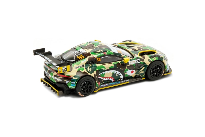 BAPE® x ASTON MARTIN GT3 聯名模型車即將登場