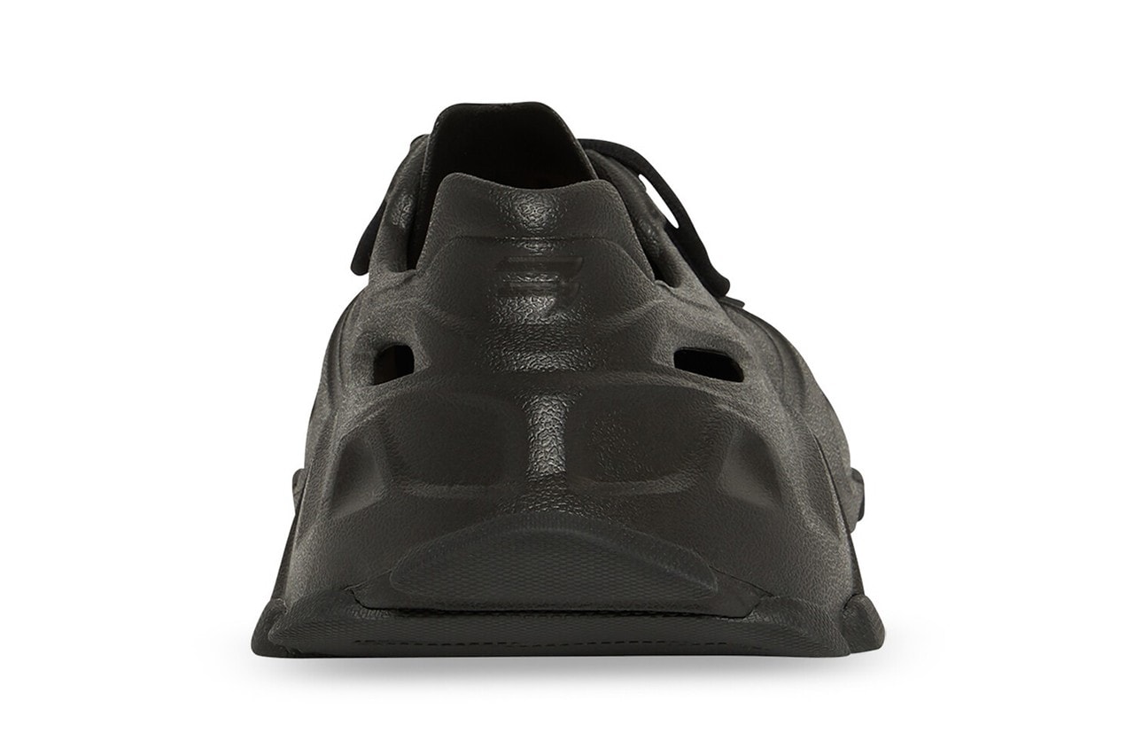Balenciaga 正式推出 2022 冬季 360° 系列秀上鞋款「HD Sneaker」