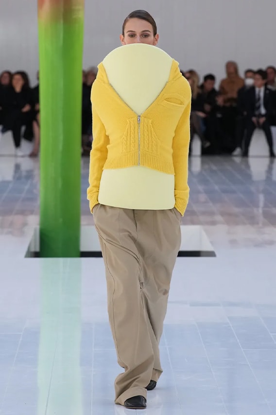 LOEWE 2023 春夏系列時裝秀正式發佈