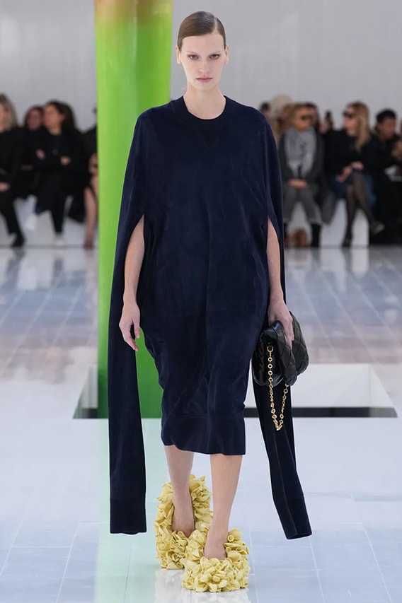 LOEWE 2023 春夏系列時裝秀正式發佈