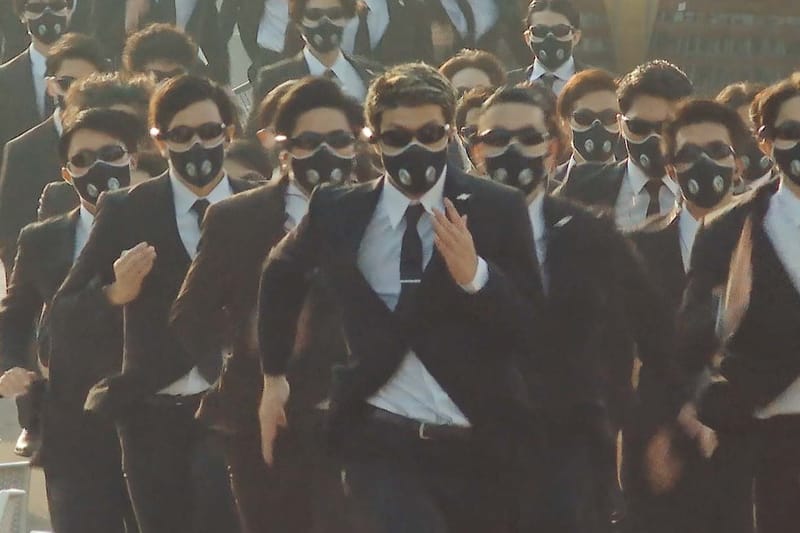 Netflix 11 月份「影集、電影」片單懶人包：王冠、全員逃走中、1899、星期三、初戀