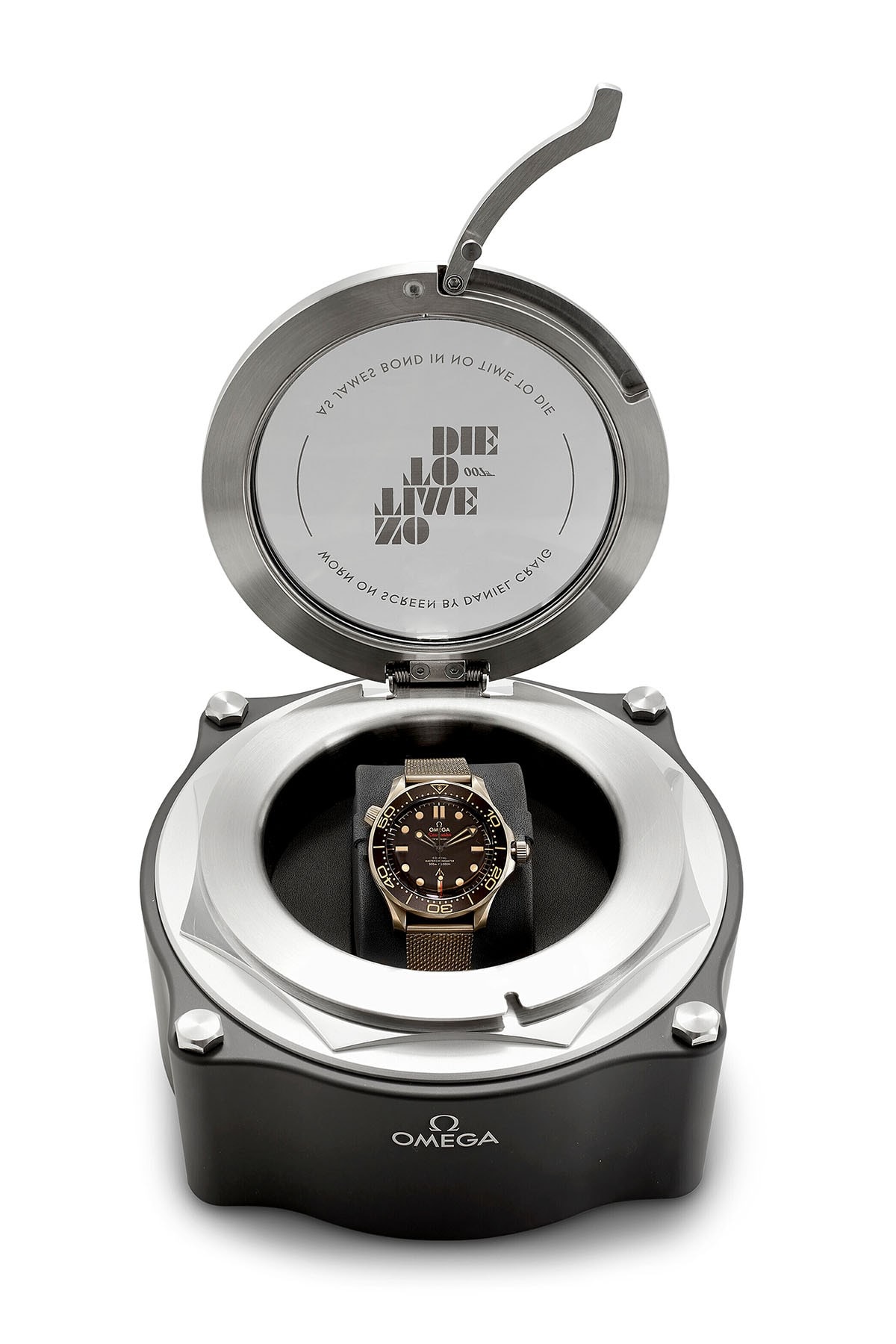 Daniel Craig 於《007》電影配戴 OMEGA Seamaster Diver 300M 錶款正式拍賣