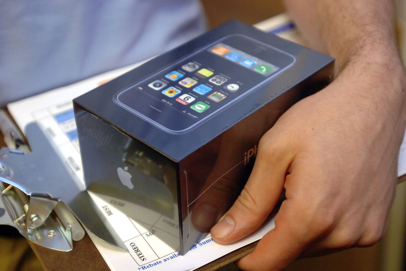 未開封初代 Apple iPhone 再以超越 $39,000 美元的價格拍賣成交