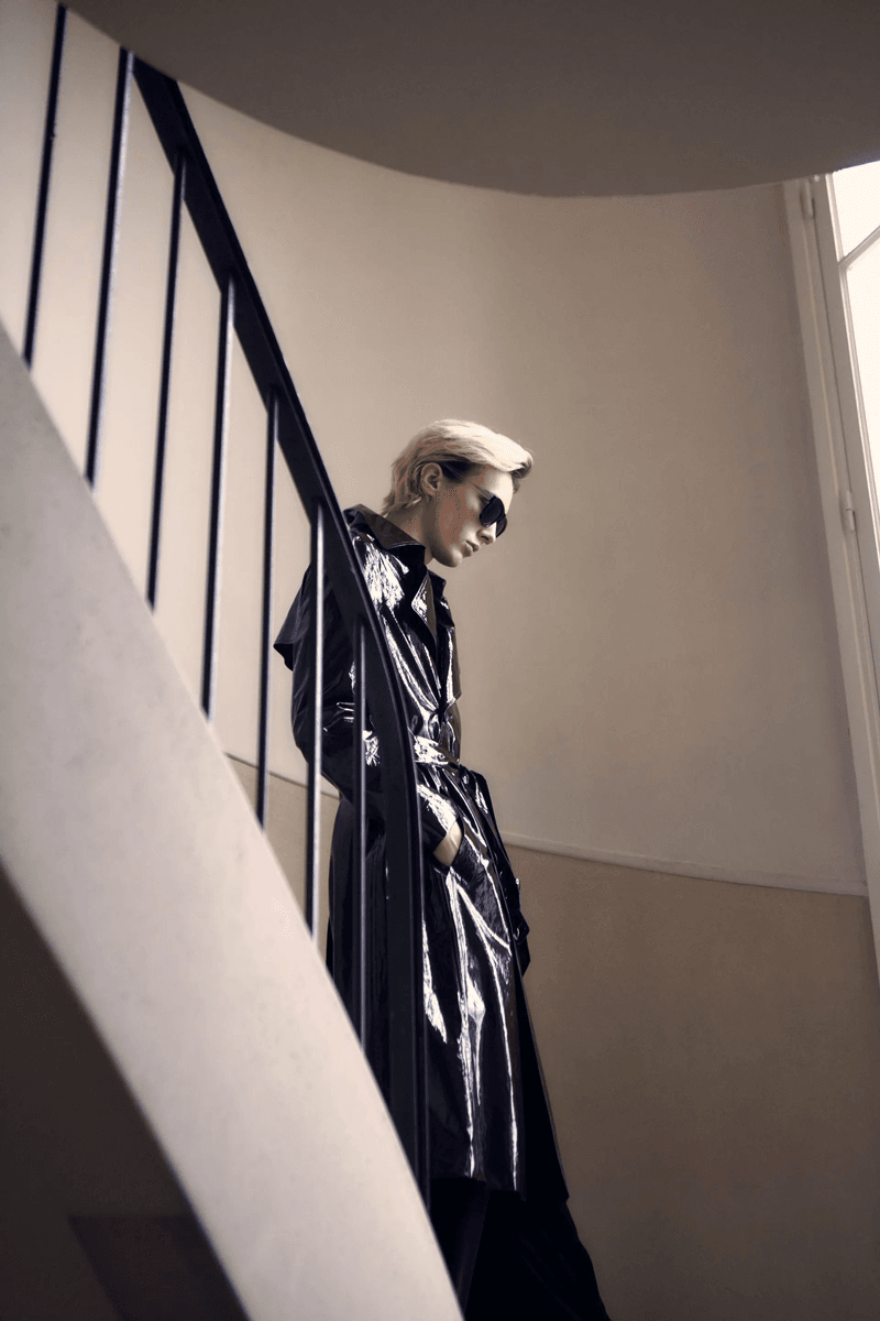 Saint Laurent 2022 秋冬系列以傳奇導演 Luis Buñuel 作品為靈感