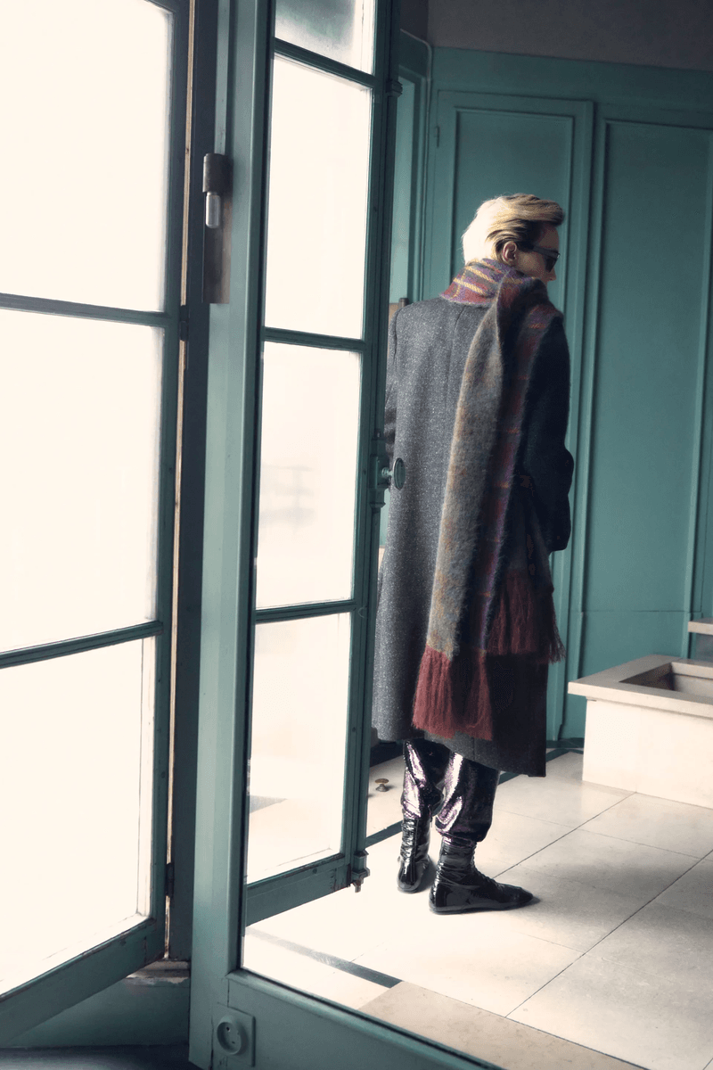Saint Laurent 2022 秋冬系列以傳奇導演 Luis Buñuel 作品為靈感