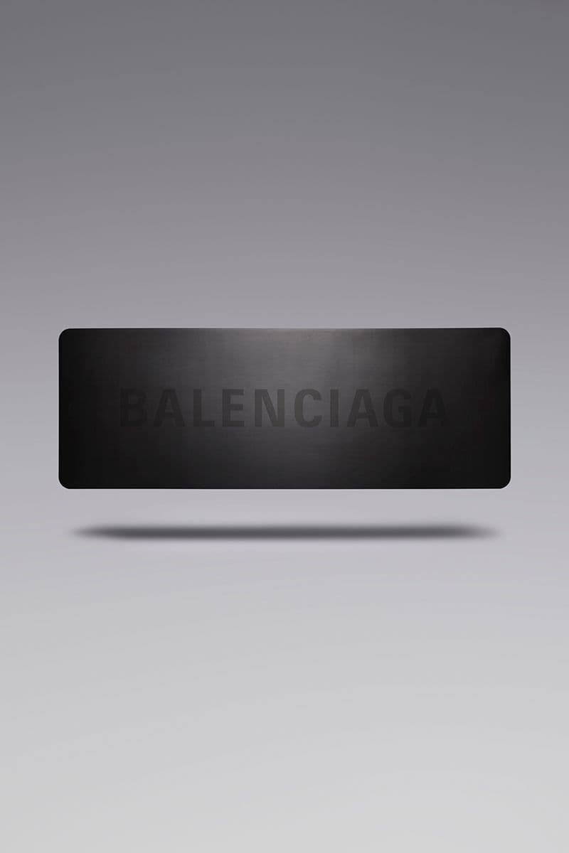 Balenciaga 正式發佈全新生活物品、寵物用品