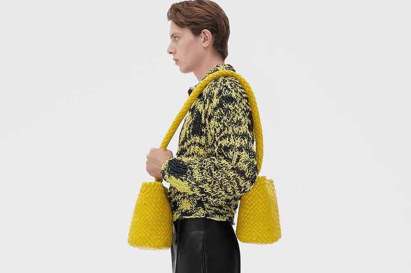 Bottega Veneta 推出要價 $10,500 美元「雙胞水桶編織包」