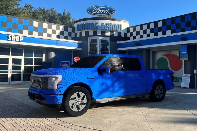 LEGOLAND 展示全新 1:1 尺寸 Ford F-150 Lightning 積木模型