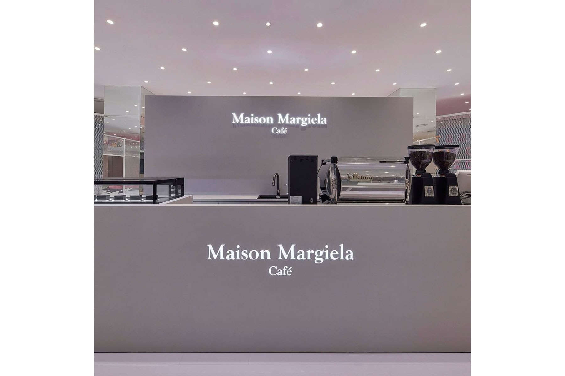 Maison Margiela 全新快閃店「5AC Bag & Cafe」正式登陸首爾現代百貨
