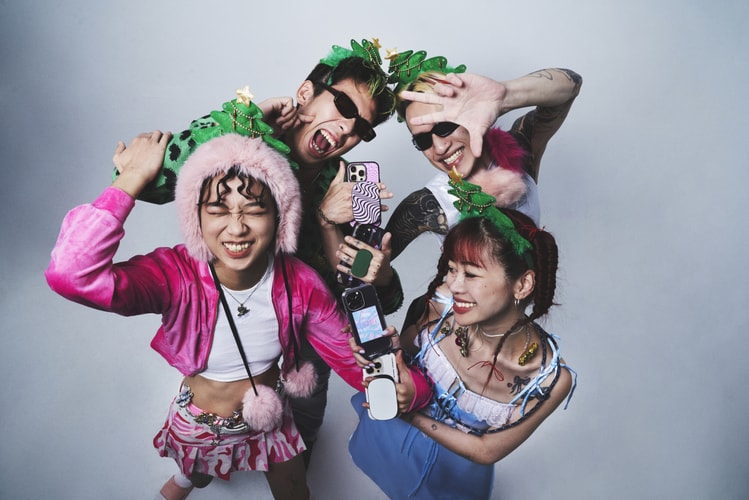 今年聖誕,何不與 RHINOSHIELD犀牛盾 來場「交換禮物 &造型派對」?