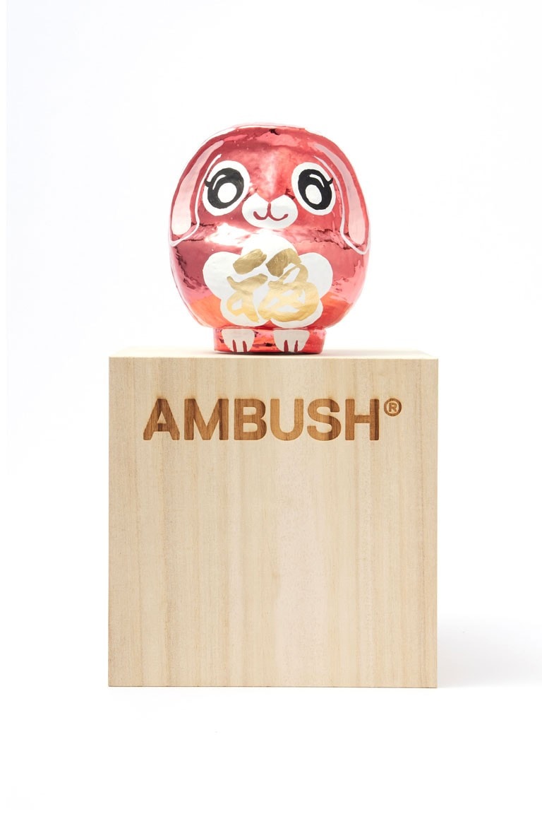 AMBUSH® 正式推出 2023 兔年造型達摩不倒翁