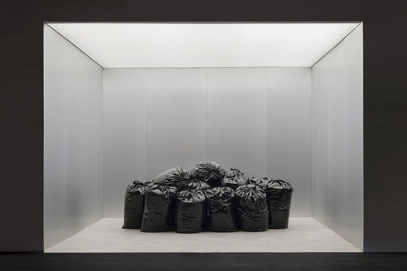 藝術家 Harry Nuriev 全新作品「垃圾袋沙發」正式登陸 Design Miami 展出