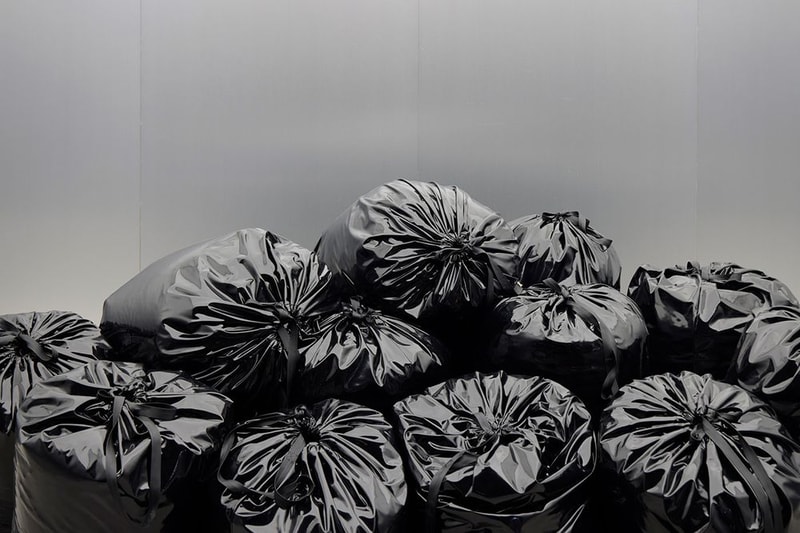 藝術家 Harry Nuriev 全新作品「垃圾袋沙發」正式登陸 Design Miami 展出