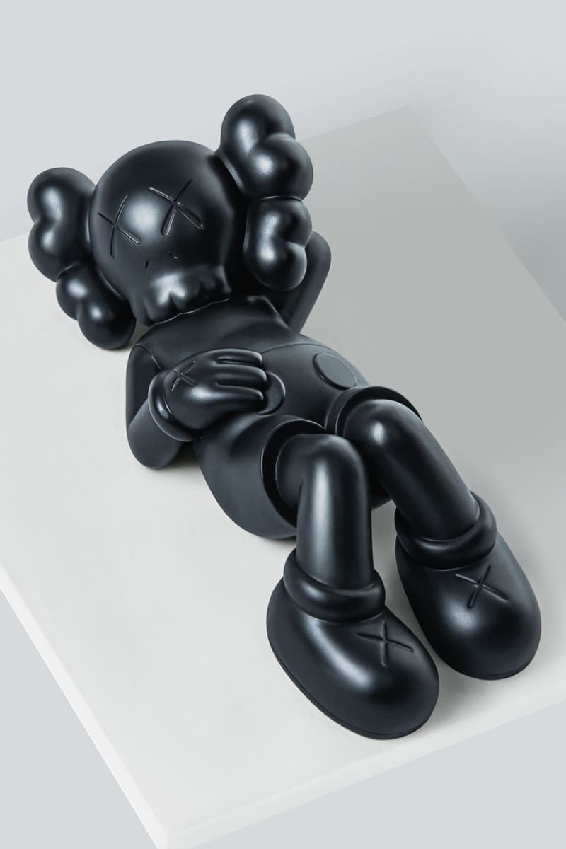 KAWS 推出全新銅像雕塑《KAWS BRONZE EDITIONS》