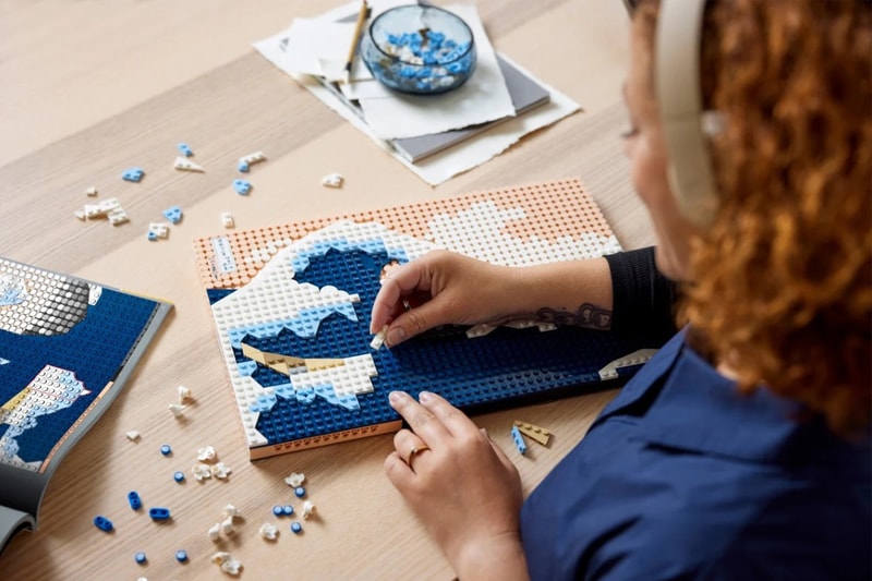 LEGO 推出葛飾北齋浮世繪名作《神奈川沖浪裏》積木模型