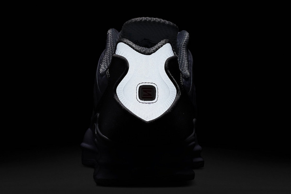 Nike Shox TL 最新復刻配色「Black」及「White」率先曝光