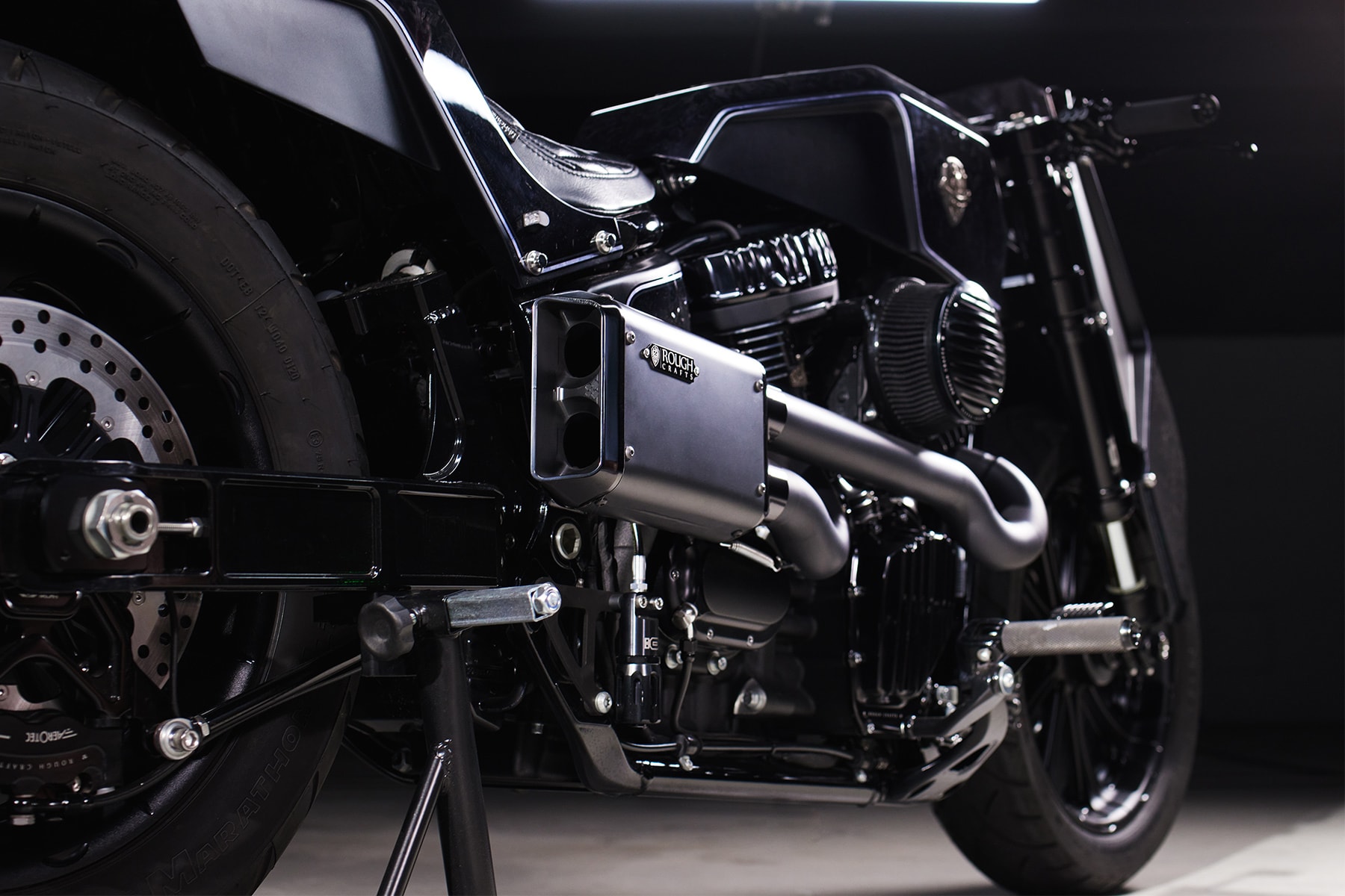 Rough Crafts 打造 Harley-Davidson 全新定製車型「Cosmos Charger」