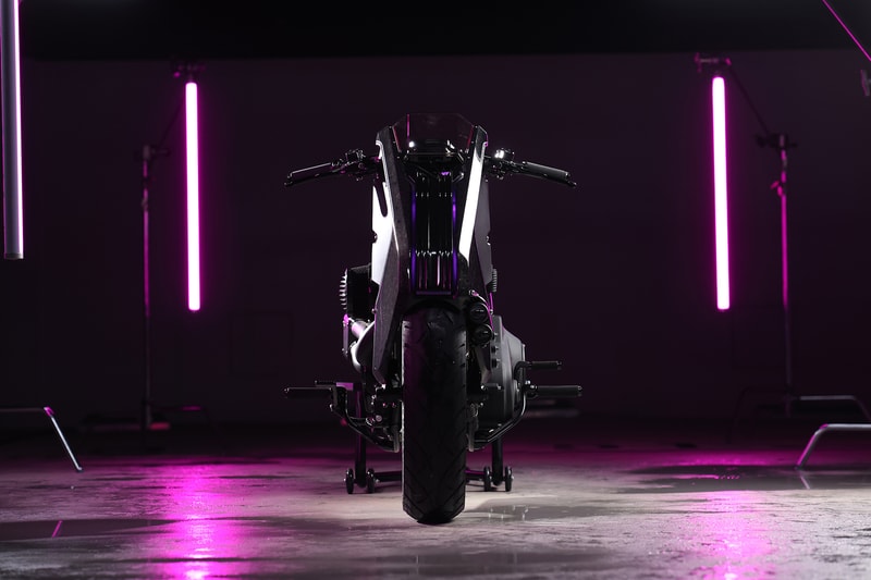 Rough Crafts 打造 Harley-Davidson 全新定製車型「Cosmos Charger」