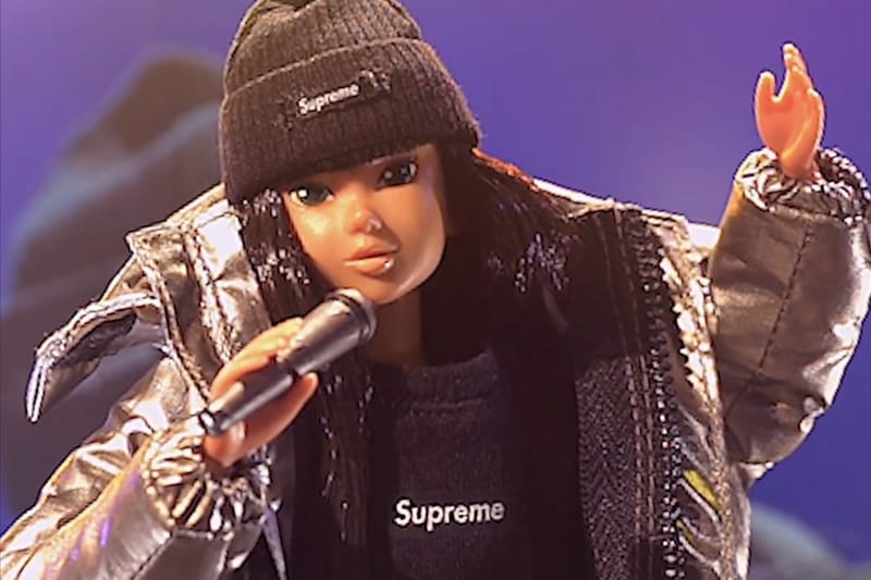 Supreme x Momoko Doll 最新街頭造型聯名娃娃正式登場