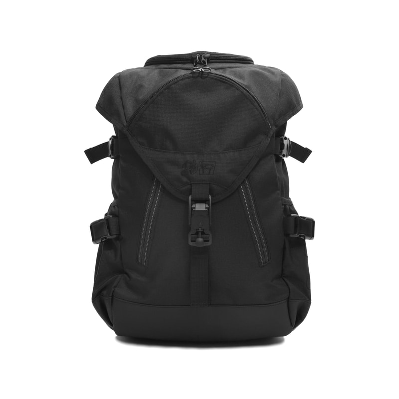 「保有躁動與叛逆的服裝」4DIMENSION x DeMarcoLab 全新聯名企劃