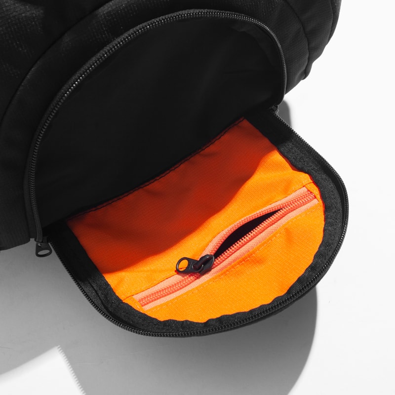 「保有躁動與叛逆的服裝」4DIMENSION x DeMarcoLab 全新聯名企劃
