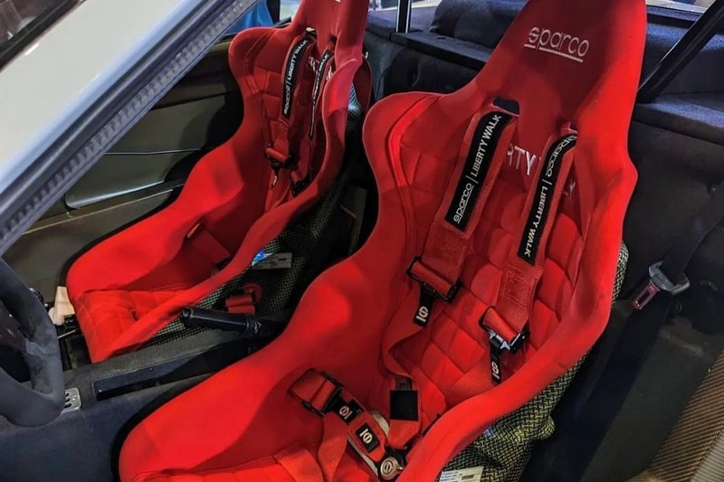 Liberty Walk 操刀打造「日章旗」主題全新 Ferrari F40 寬體改裝車型