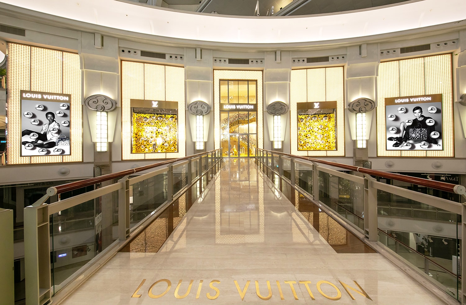 草間彌生聯名系列正式發售！走進 Louis Vuitton 最新 101 旗艦店鋪