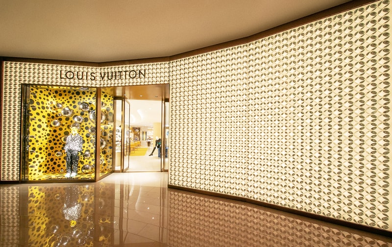 草間彌生聯名系列正式發售！走進 Louis Vuitton 最新 101 旗艦店鋪